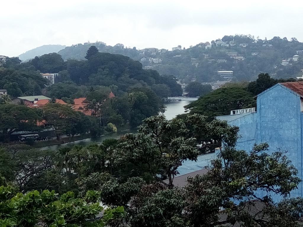 The Garden Rest Hotel Kandy Exterior photo